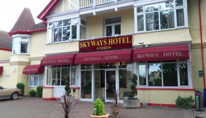 Skyways Hotel Слау Екстериор снимка