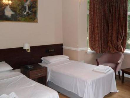 Skyways Hotel Слау Екстериор снимка