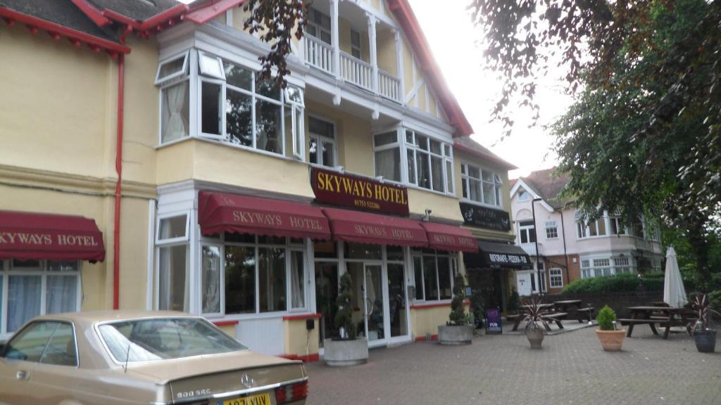 Skyways Hotel Слау Екстериор снимка