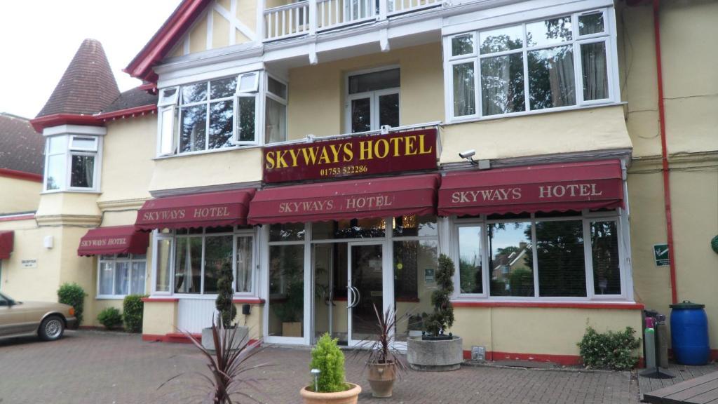 Skyways Hotel Слау Екстериор снимка